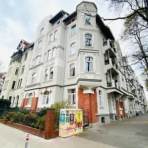 List 2 Bedroom Away From , Hannover Germany
